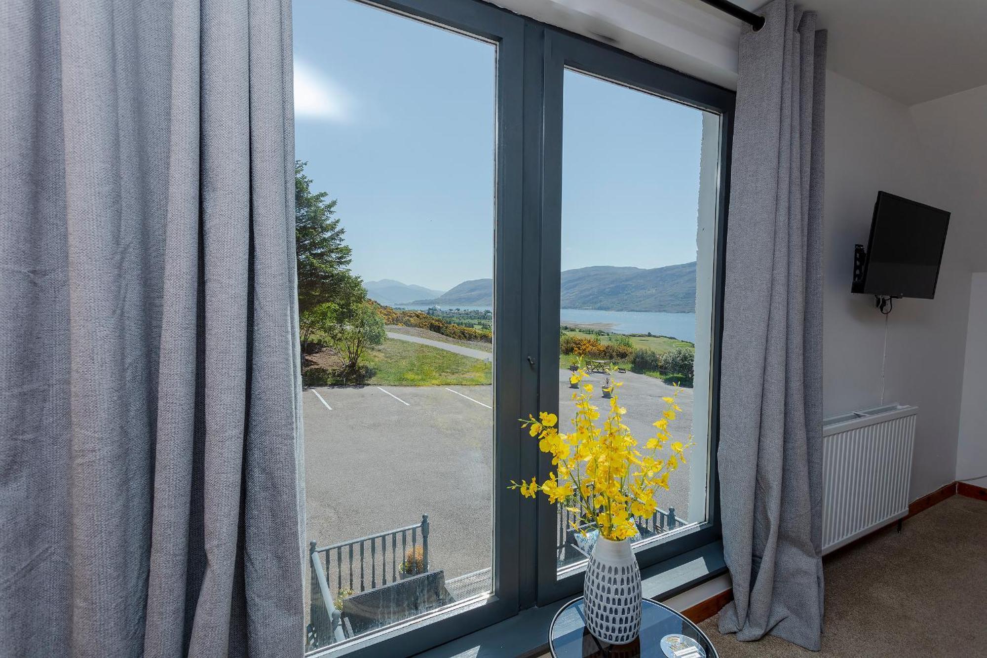 Lochbroom Lodge Ullapool Esterno foto